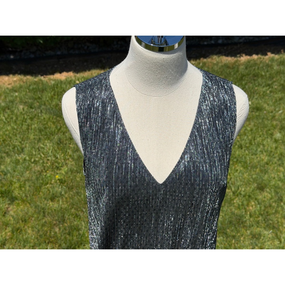 NEW Banana Republic Silver Glam Shimmer Metallic Going Out Tank Top Women's‎ M - Picture 2 of 13